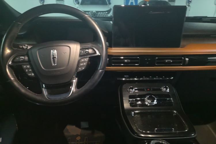 Used Lincoln Nautilus 2021 2.7T Four-Wheel Drive Prestige Edition Center Console