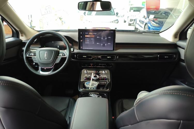 Used Lincoln Nautilus 2021 2.0T Four-Wheel Drive Luxury Edition Center Console