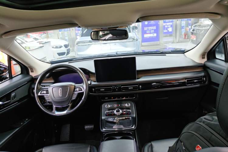 Used Lincoln Nautilus 2021 2.0T Four-Wheel Drive Luxury Edition Center Console