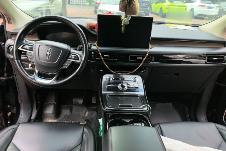 Used Lincoln Nautilus 2021 2.0T Four-Wheel Drive Luxury Edition Center Console