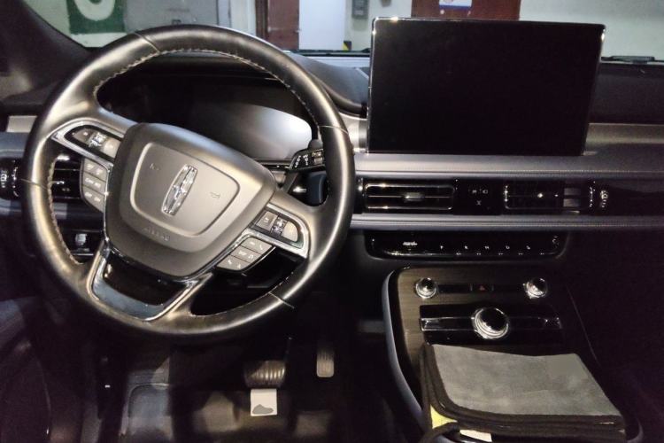 Used Lincoln Nautilus 2021 2.0T Four-Wheel Drive Luxury Edition Center Console