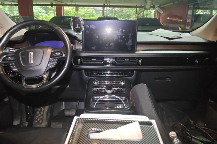 Used Lincoln Nautilus 2021 2.0T Four-Wheel Drive Luxury Edition Center Console