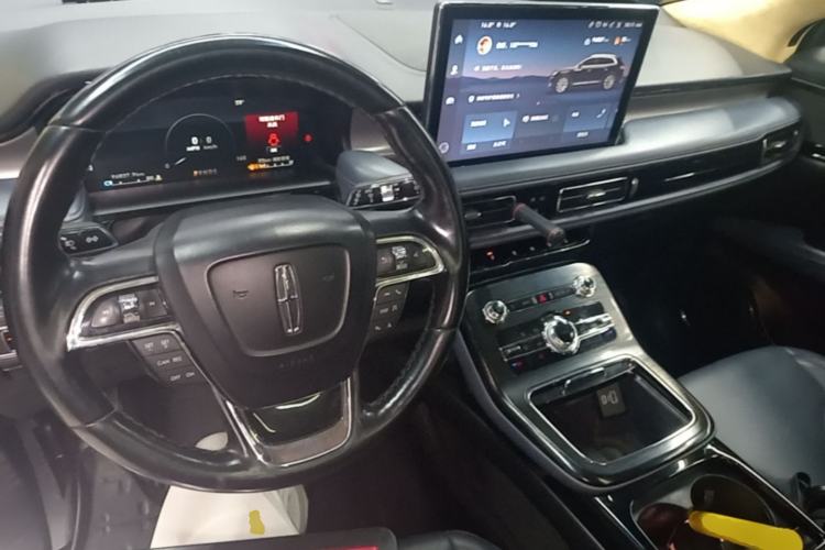 Used Lincoln Nautilus 2021 2.0T Four-Wheel Drive Luxury Edition Center Console