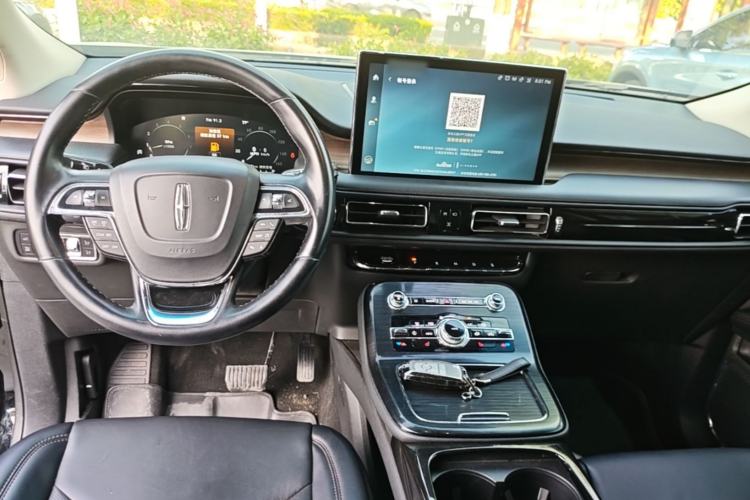 Used Lincoln Nautilus 2021 2.0T Four-Wheel Drive Luxury Edition Center Console