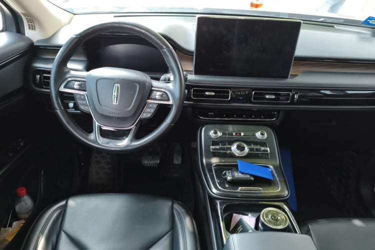 Used Lincoln Nautilus 2021 2.0T Four-Wheel Drive Luxury Edition Center Console