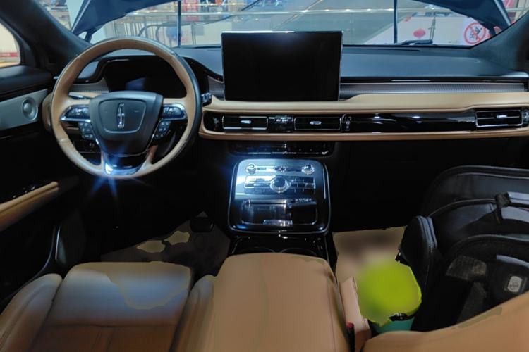 Used Lincoln Nautilus 2021 2.7T Four-Wheel-Drive Presidential Edition Center Console