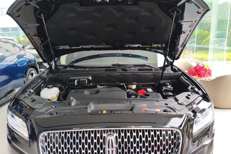 Used Lincoln Nautilus 2021 2.0T Four-Wheel Drive Luxury Edition Engine Bay
