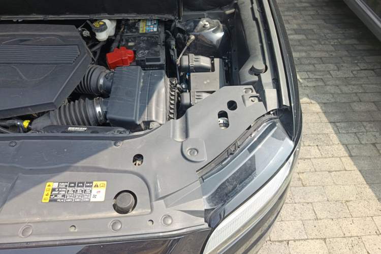 Used Lincoln Nautilus 2021 2.7T Four-Wheel Drive Prestige Edition Engine Bay Left