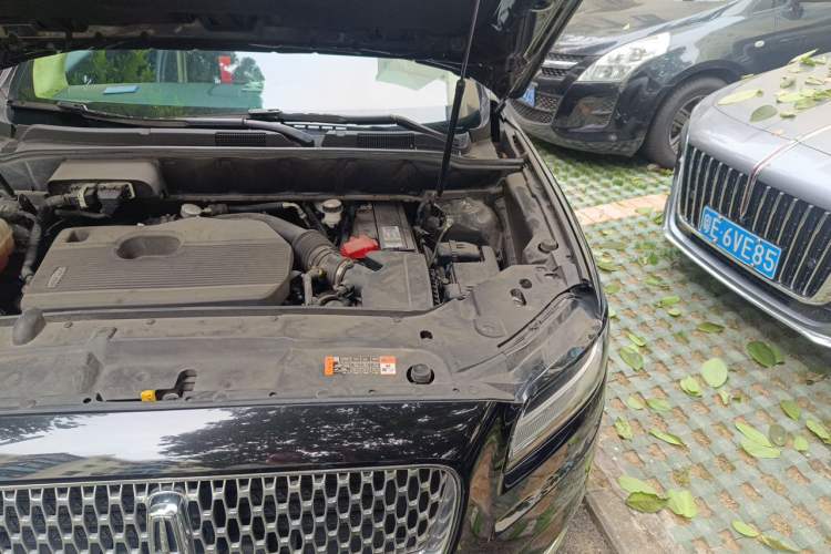 Used Lincoln Nautilus 2021 2.0T Four-Wheel Drive Luxury Edition Engine Bay Left