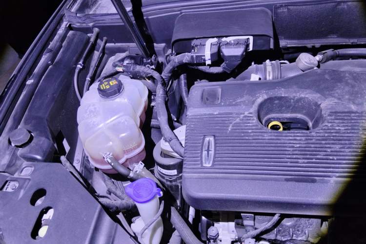 Used Lincoln Nautilus 2021 2.0T Four-Wheel Drive Luxury Edition Engine Bay Right