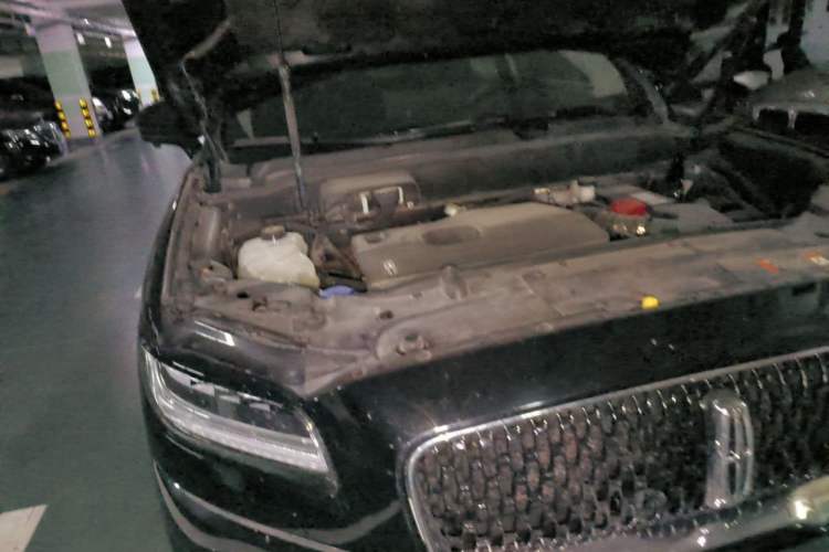 Used Lincoln Nautilus 2021 2.0T Four-Wheel-Drive California Coast Limited Edition Engine Bay Right
