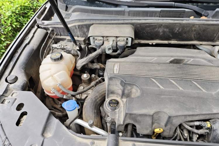 Used Lincoln Nautilus 2021 2.7T Four-Wheel Drive Prestige Edition Engine Bay Right