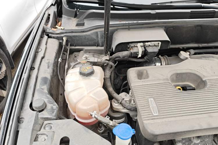 Used Lincoln Nautilus 2021 2.0T Four-Wheel Drive Luxury Edition Engine Bay Right