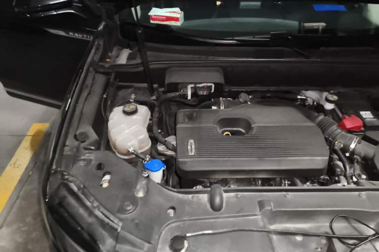 Used Lincoln Nautilus 2021 2.0T Four-Wheel Drive Luxury Edition Engine Bay Right