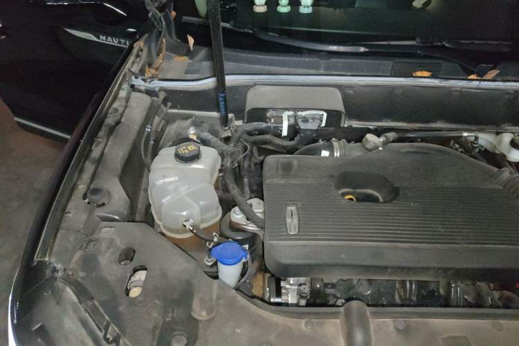 Used Lincoln Nautilus 2021 2.0T Four-Wheel Drive Luxury Edition Engine Bay Right