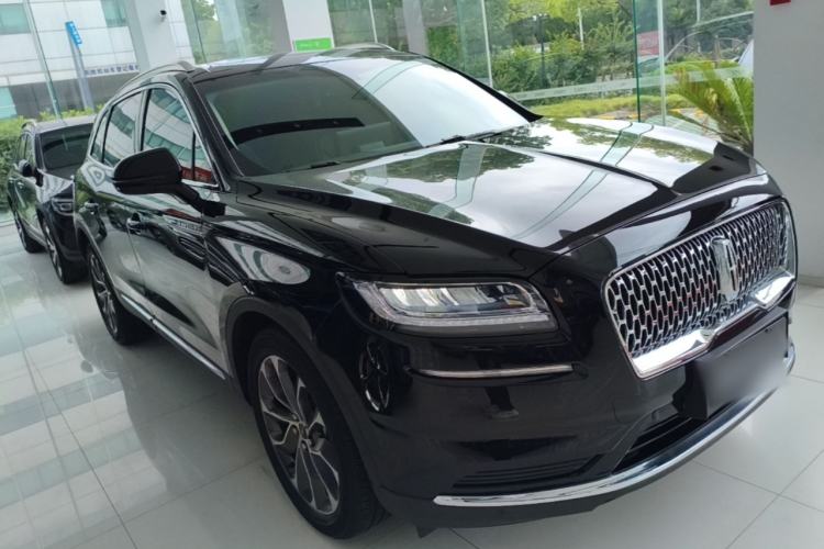 Used Lincoln Nautilus 2021 2.0T Four-Wheel Drive Luxury Edition Front Right 45 Deg