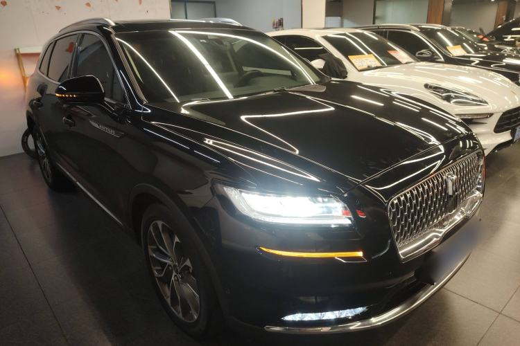 Used Lincoln Nautilus 2021 2.0T Four-Wheel Drive Luxury Edition Front Right 45 Deg
