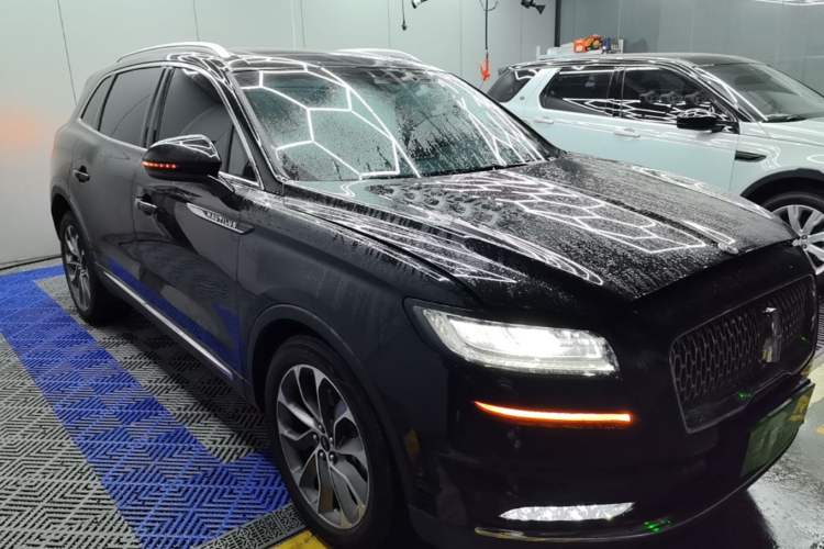 Used Lincoln Nautilus 2021 2.0T Four-Wheel Drive Luxury Edition Front Right 45 Deg