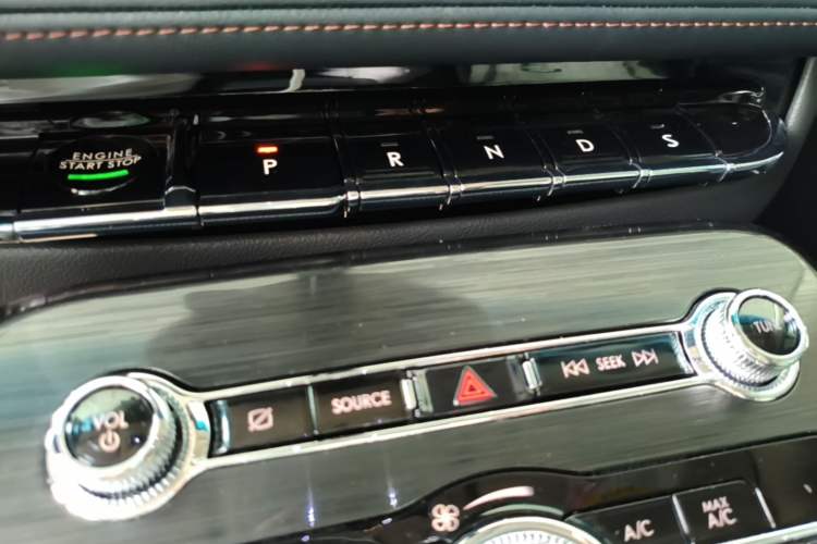 Used Lincoln Nautilus 2021 2.0T Four-Wheel Drive Luxury Edition Gear Lever