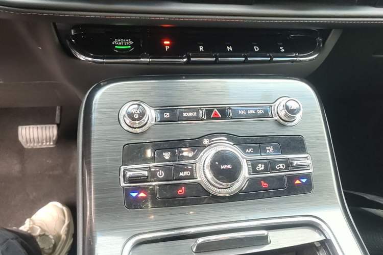 Used Lincoln Nautilus 2021 2.0T Four-Wheel Drive Luxury Edition Gear Lever