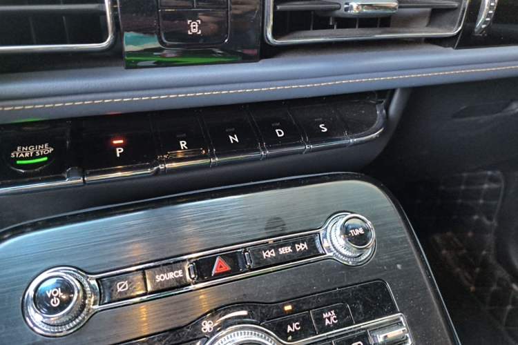 Used Lincoln Nautilus 2021 2.0T Four-Wheel Drive Luxury Edition Gear Lever