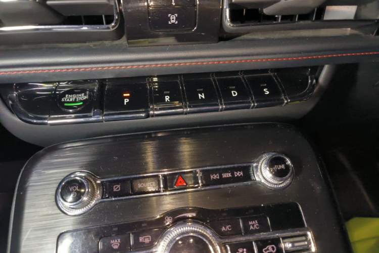 Used Lincoln Nautilus 2021 2.0T Four-Wheel-Drive California Coast Limited Edition Gear Lever
