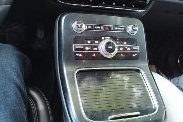 Used Lincoln Nautilus 2021 2.0T Four-Wheel Drive Luxury Edition Gear Lever