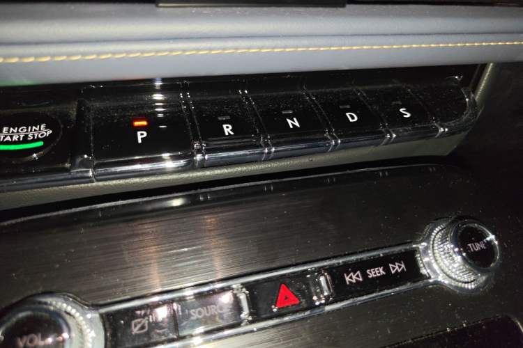 Used Lincoln Nautilus 2021 2.0T Four-Wheel Drive Luxury Edition Gear Lever