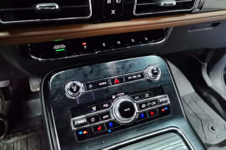 Used Lincoln Nautilus 2021 2.0T Four-Wheel Drive Luxury Edition Gear Lever