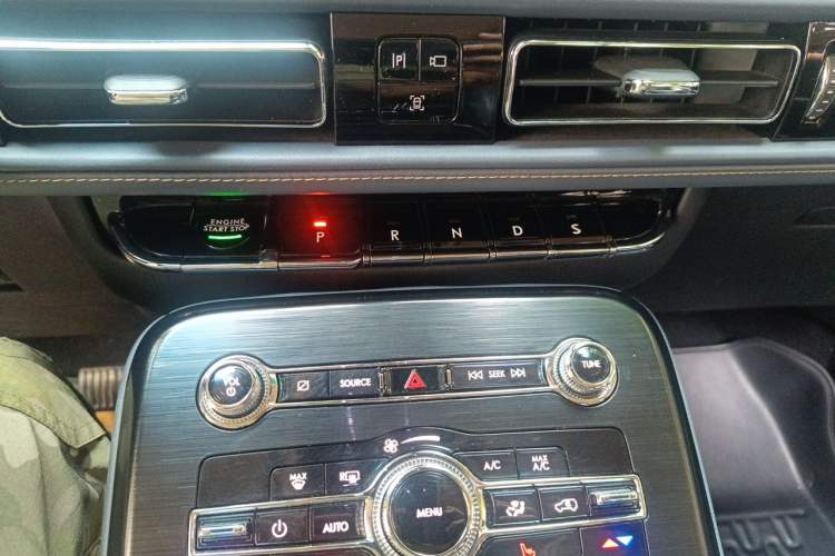 Used Lincoln Nautilus 2021 2.0T Four-Wheel Drive Luxury Edition Gear Lever