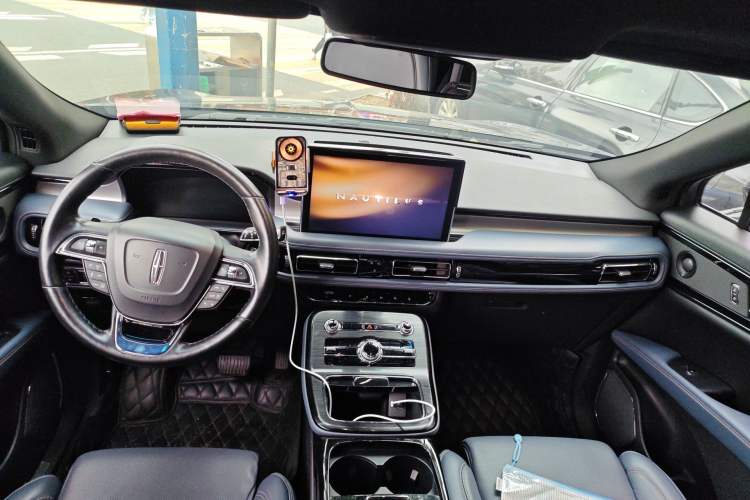 Used Lincoln Nautilus 2021 2.7T Four-Wheel Drive Prestige Edition Headliner