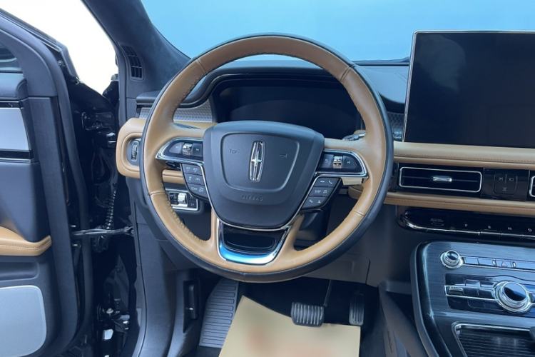 Used Lincoln Nautilus 2021 2.7T Four-Wheel-Drive Presidential Edition Interior 8