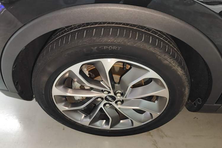 Used Lincoln Nautilus 2021 2.0T Four-Wheel Drive Luxury Edition Left Front Wheel Hub