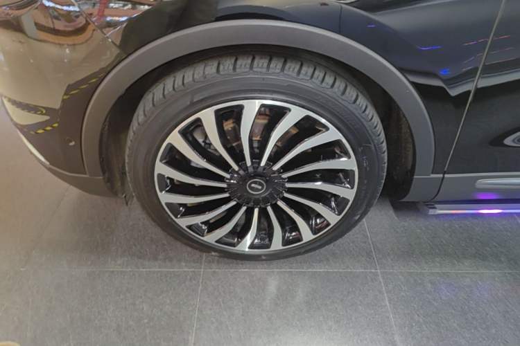Used Lincoln Nautilus 2021 2.7T Four-Wheel-Drive Presidential Edition Left Front Wheel Hub