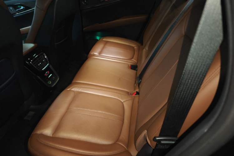 Used Lincoln Nautilus 2021 2.7T Four-Wheel Drive Prestige Edition Left Rear Seat