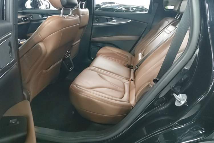 Used Lincoln Nautilus 2021 2.0T Four-Wheel Drive Luxury Edition Left Rear Seat