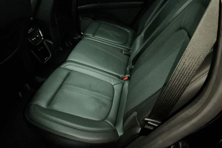 Used Lincoln Nautilus 2021 2.7T Four-Wheel Drive Prestige Edition Left Rear Seat
