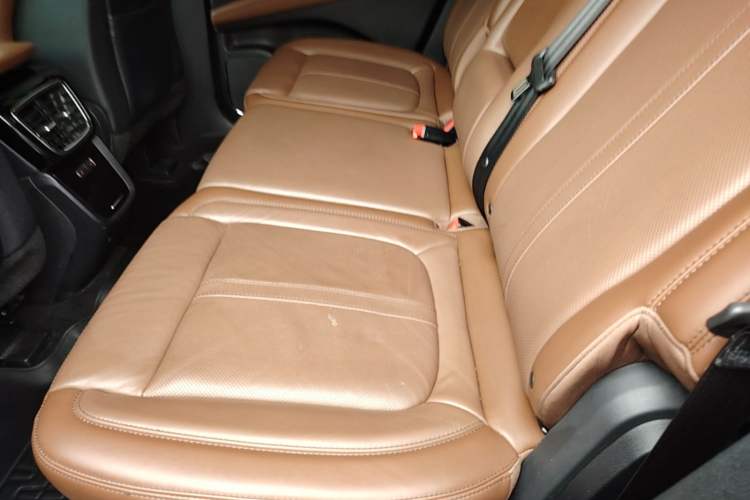 Used Lincoln Nautilus 2021 2.7T Four-Wheel Drive Prestige Edition Left Rear Seat