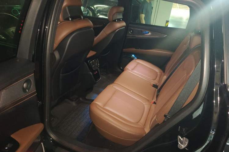 Used Lincoln Nautilus 2021 2.7T Four-Wheel Drive Prestige Edition Left Rear Seat