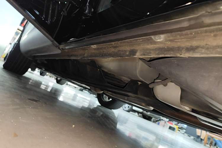 Used Lincoln Nautilus 2021 2.0T Four-Wheel Drive Luxury Edition Left Side Sill