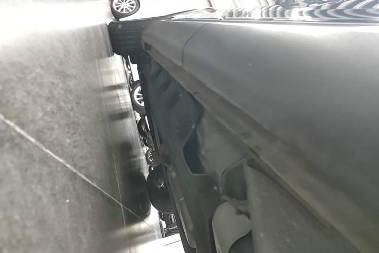 Used Lincoln Nautilus 2021 2.0T Four-Wheel Drive Luxury Edition Left Side Sill