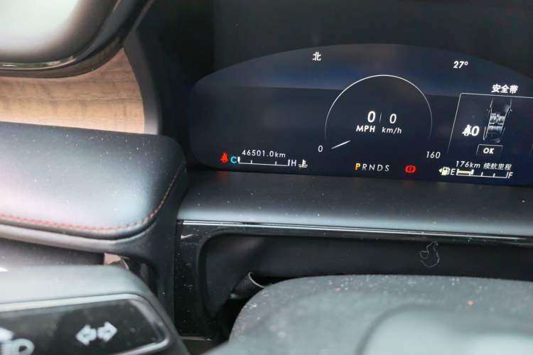 Used Lincoln Nautilus 2021 2.0T Four-Wheel Drive Luxury Edition Odometer Close Up