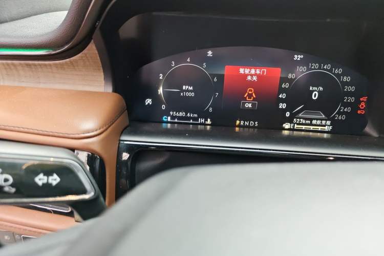 Used Lincoln Nautilus 2021 2.7T Four-Wheel Drive Prestige Edition Odometer Close Up