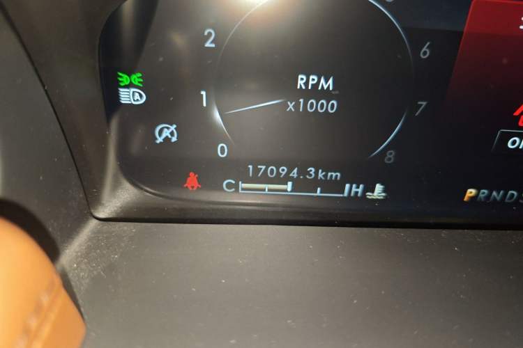 Used Lincoln Nautilus 2021 2.7T Four-Wheel Drive Prestige Edition Odometer Close Up