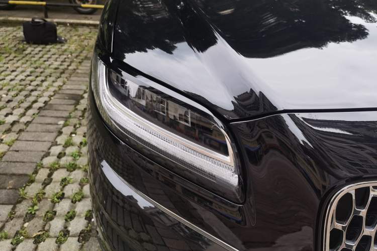 Used Lincoln Nautilus 2021 2.0T Four-Wheel Drive Luxury Edition Right Front Headlight
