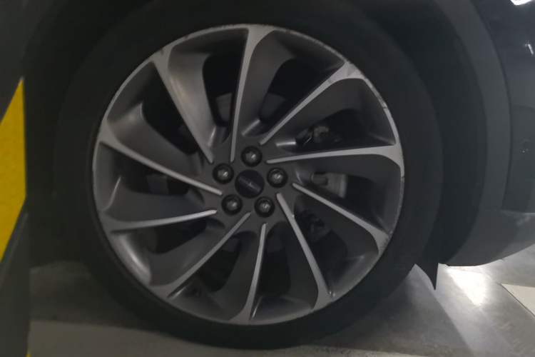 Used Lincoln Nautilus 2021 2.7T Four-Wheel Drive Prestige Edition Right Front Wheel Hub