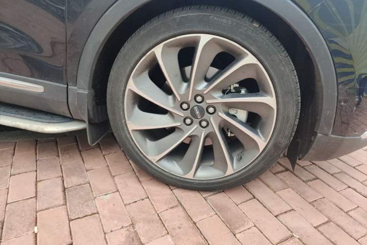 Used Lincoln Nautilus 2021 2.7T Four-Wheel Drive Prestige Edition Right Front Wheel Hub