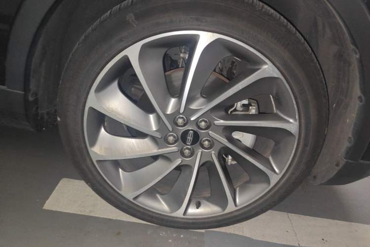 Used Lincoln Nautilus 2021 2.7T Four-Wheel Drive Prestige Edition Right Front Wheel Hub
