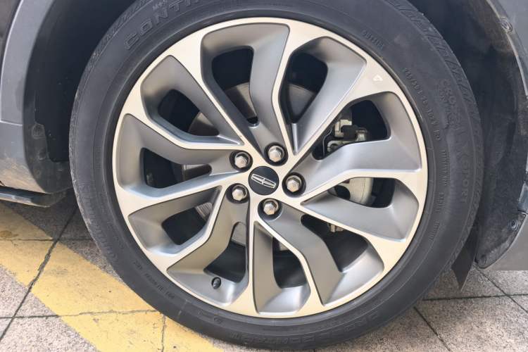 Used Lincoln Nautilus 2021 2.0T Four-Wheel Drive Luxury Edition Right Front Wheel Hub