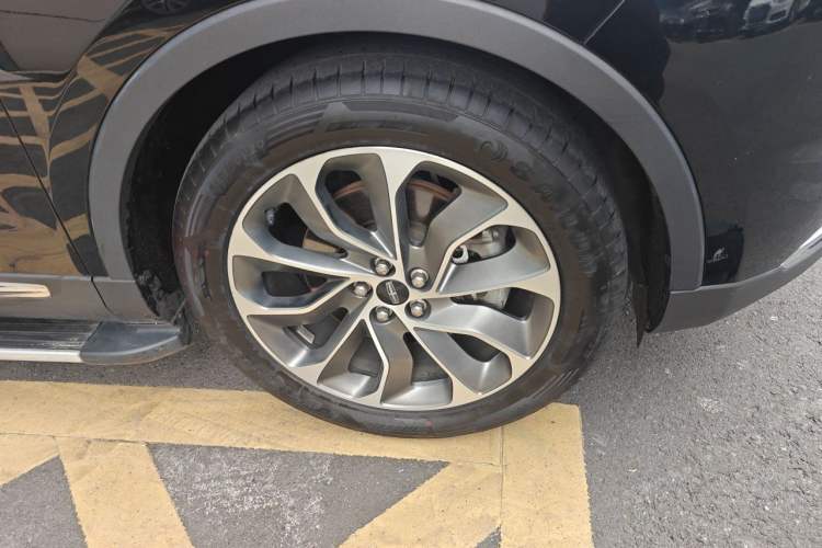 Used Lincoln Nautilus 2021 2.0T Four-Wheel Drive Luxury Edition Right Front Wheel Hub